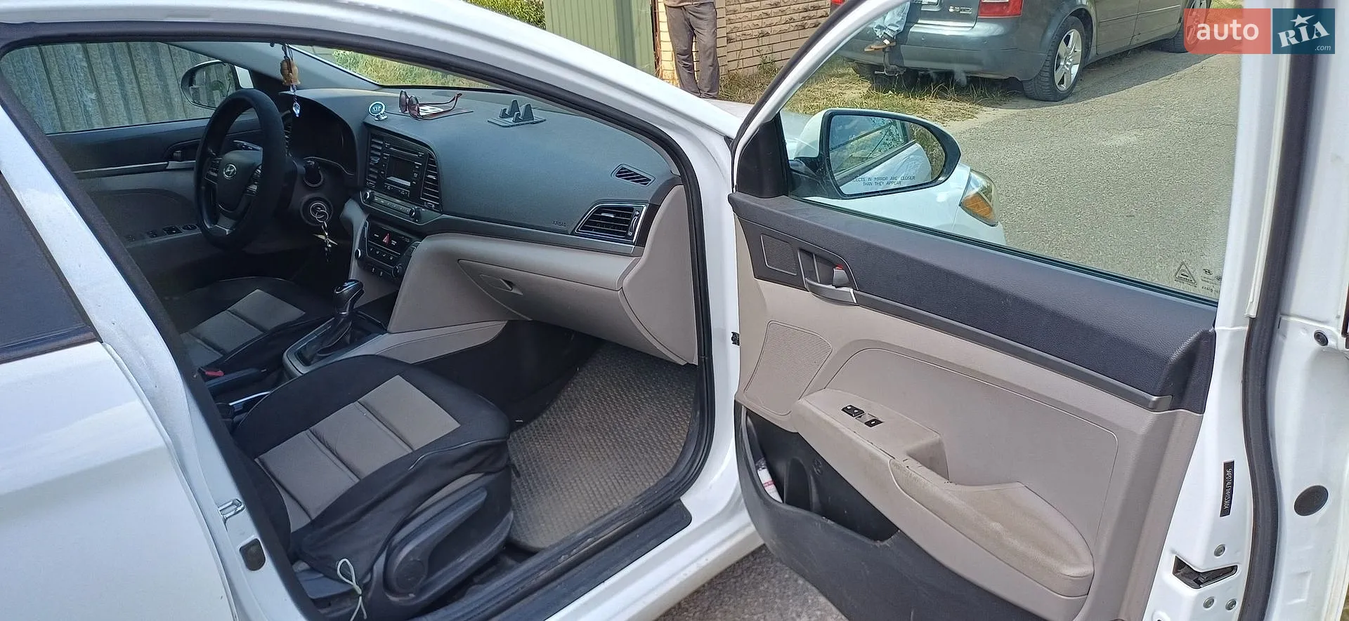 2016 Hyundai Elantra - мініатюра 12