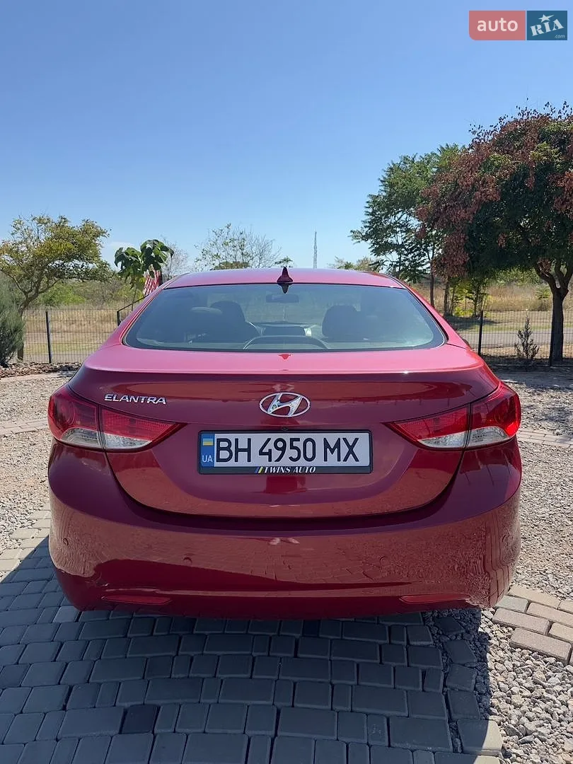 2013 Hyundai Elantra - мініатюра 5