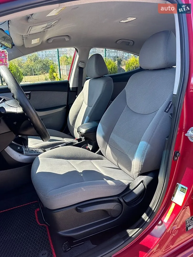 2013 Hyundai Elantra - мініатюра 11