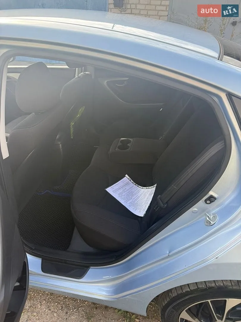 2013 Hyundai Elantra - мініатюра 10