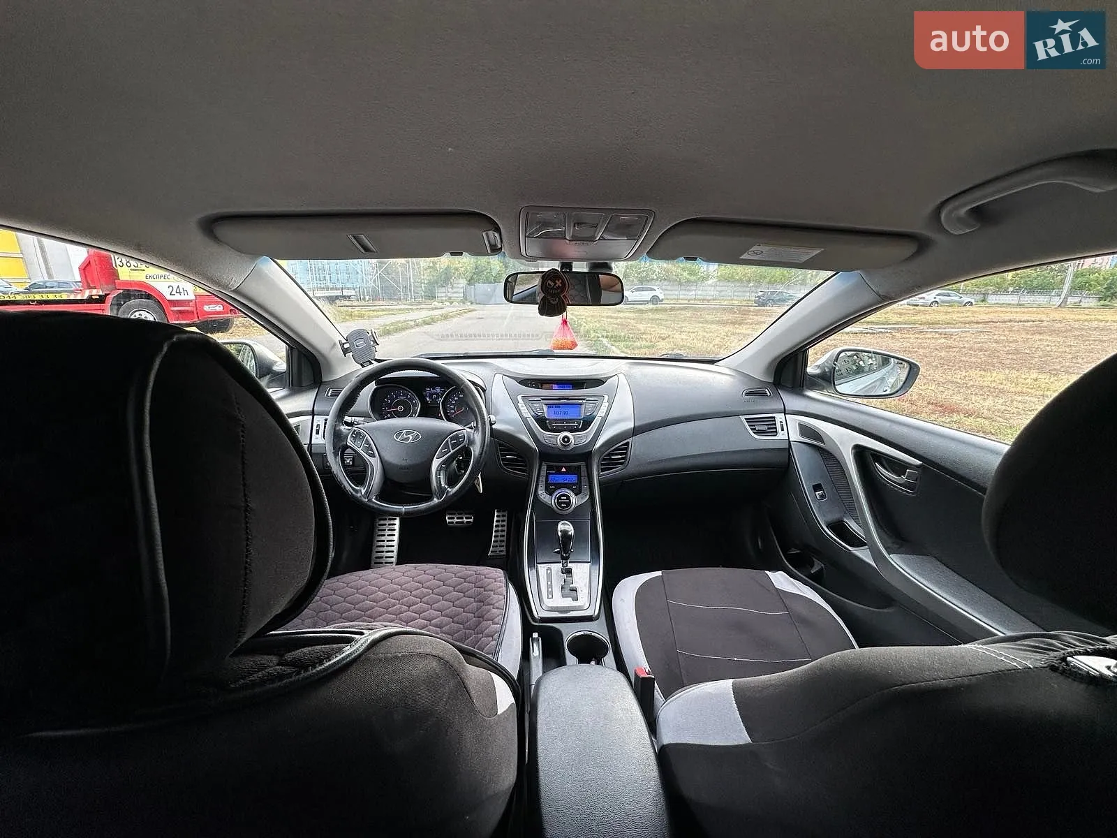 2013 Hyundai Elantra - мініатюра 11