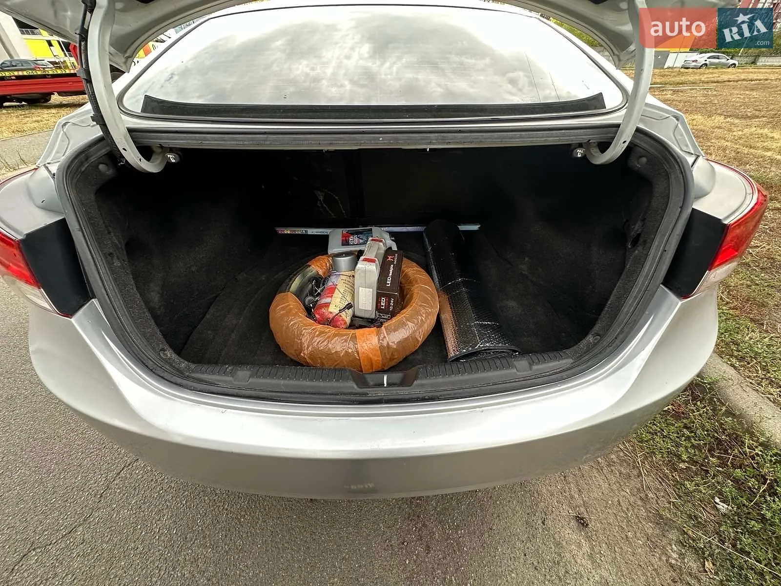 2013 Hyundai Elantra - мініатюра 12