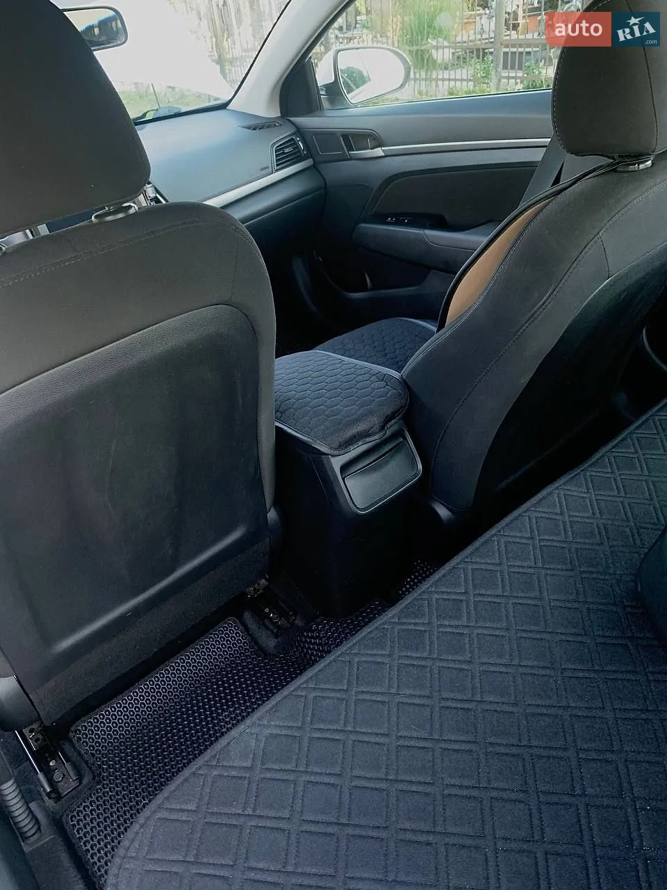 2018 Hyundai Elantra - мініатюра 29