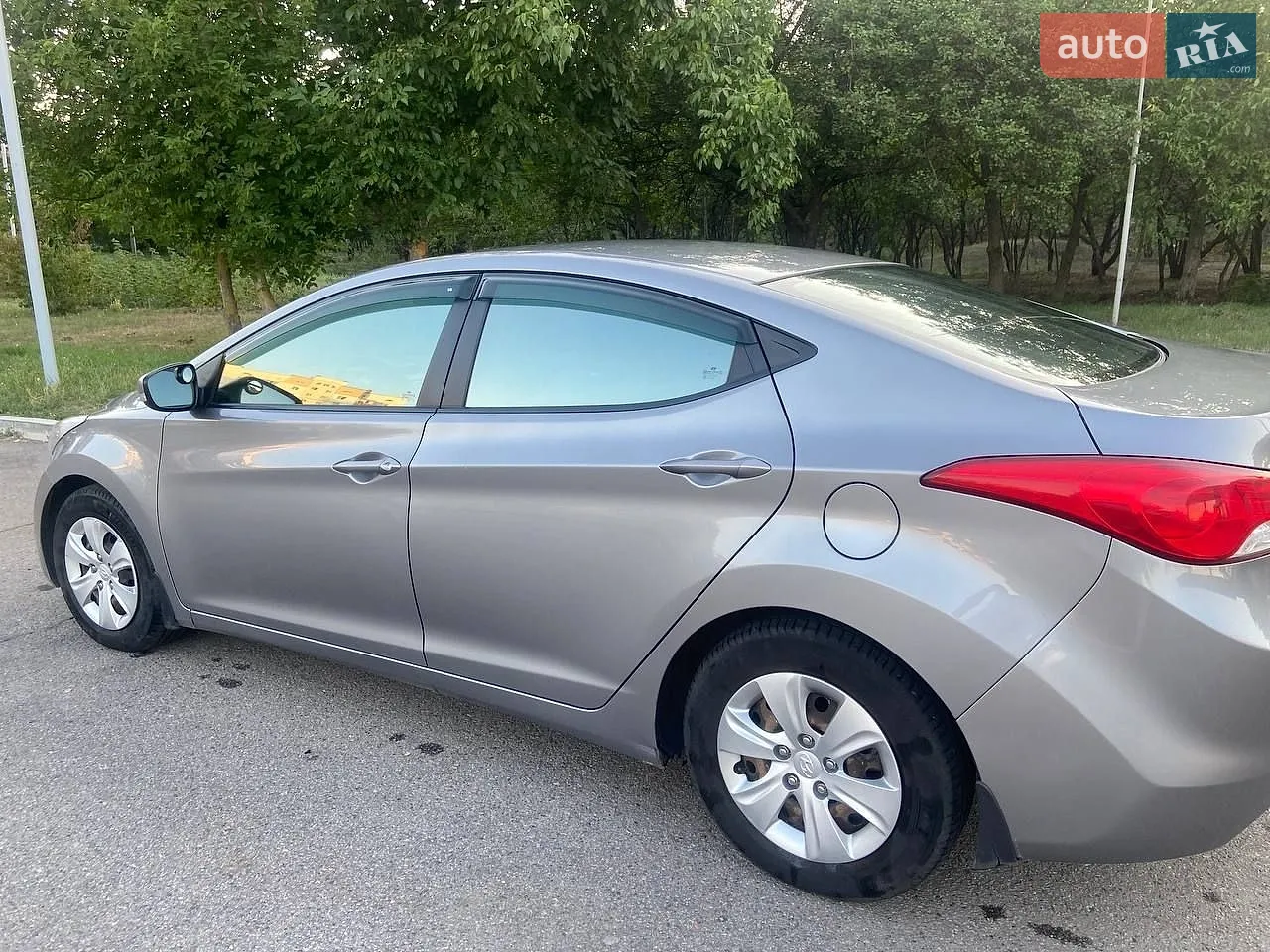 2011 Hyundai Elantra - мініатюра 10