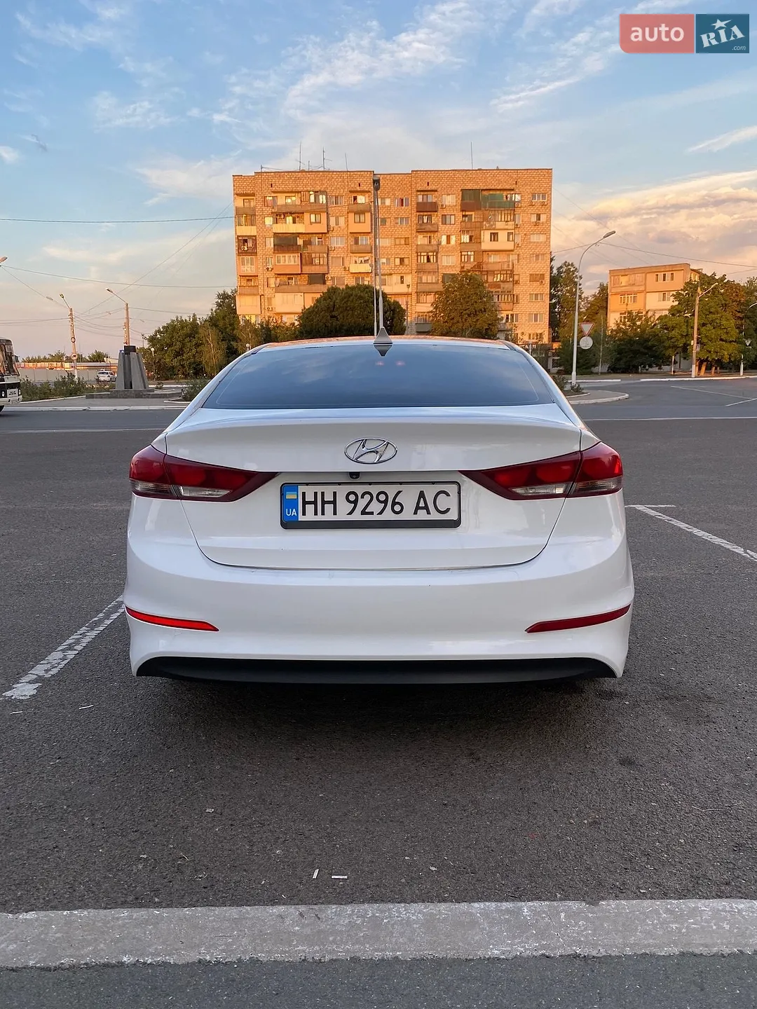 2018 Hyundai Elantra - мініатюра 3