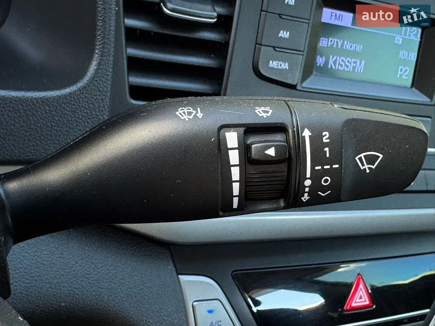 2016 Hyundai Elantra - мініатюра 29