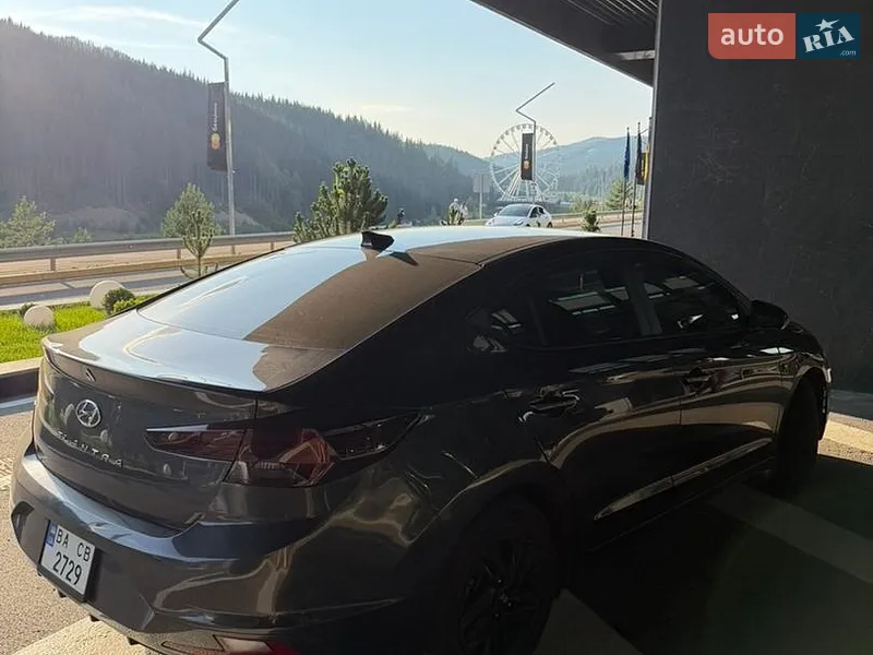 Hyundai Elantra 2020