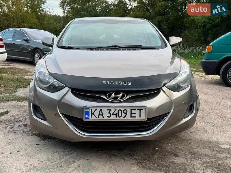 Hyundai Elantra 2013