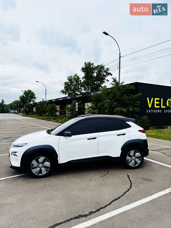 Позашляховик / Кросовер Hyundai Encino EV 2021 в Києві