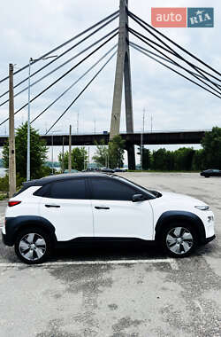 Позашляховик / Кросовер Hyundai Encino EV 2021 в 