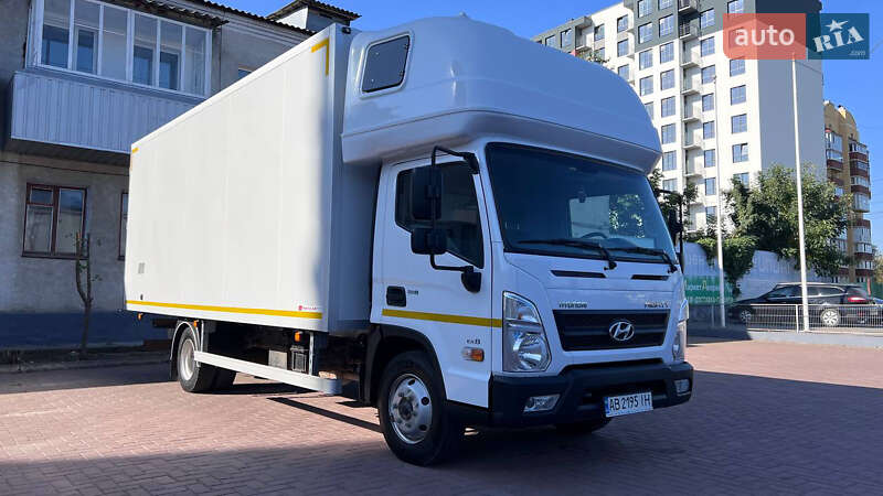 Hyundai EX8 2021