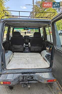 Внедорожник / Кроссовер Hyundai Galloper 2000 в 