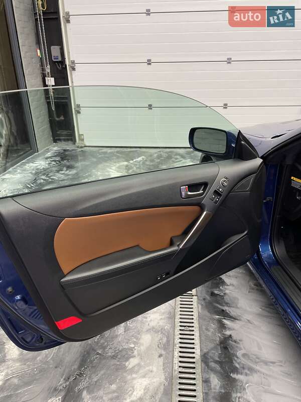 Купе Hyundai Genesis Coupe 2015 в Киеве