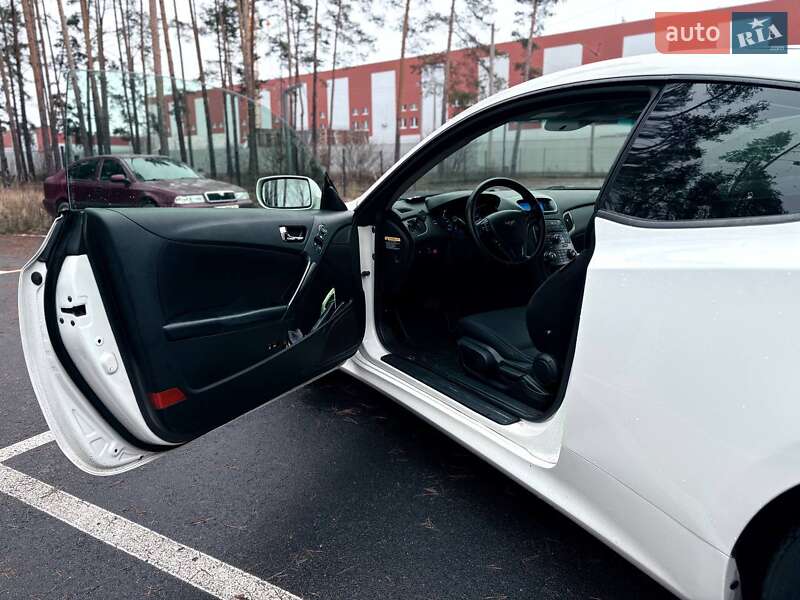 Купе Hyundai Genesis Coupe 2011 в Малине