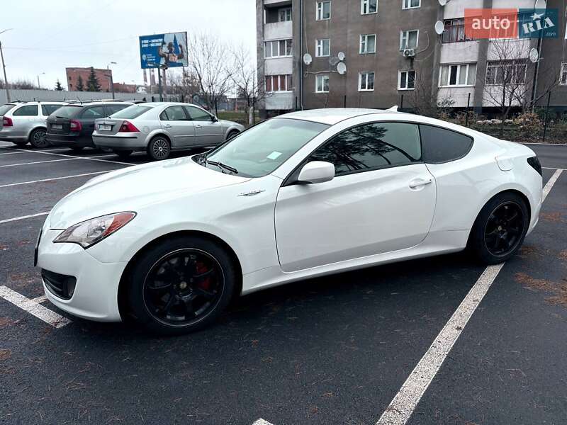 Купе Hyundai Genesis Coupe 2011 в Малине