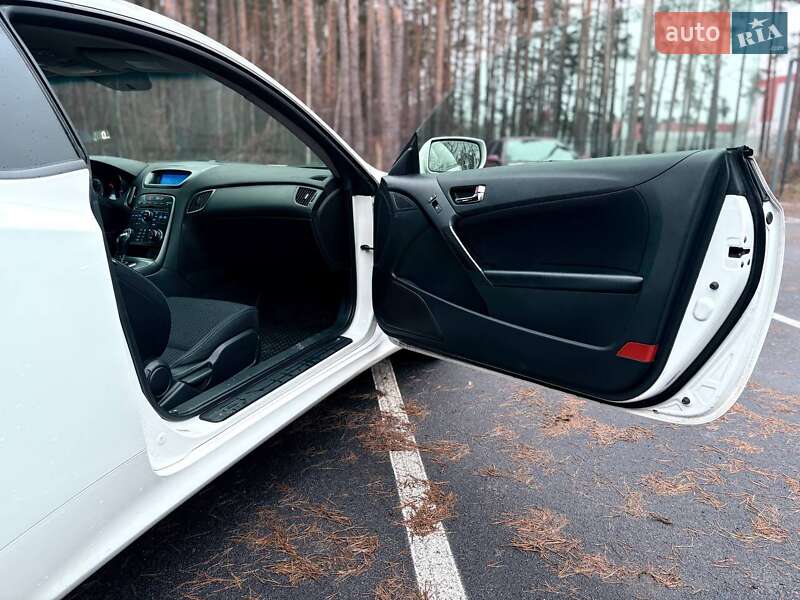 Купе Hyundai Genesis Coupe 2011 в Малине