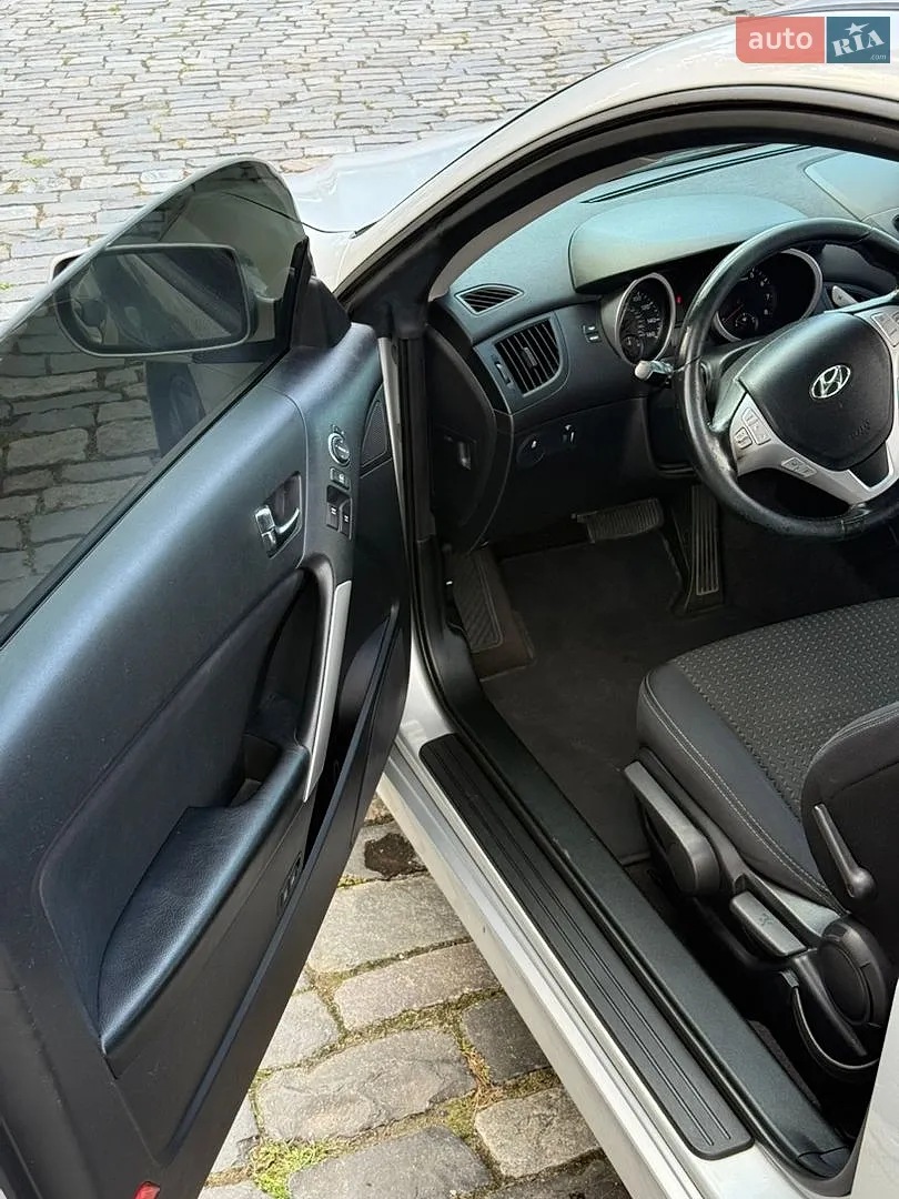 2010 Hyundai Genesis Coupe - мініатюра 15