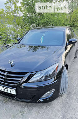 Седан Hyundai Genesis 2011 в 