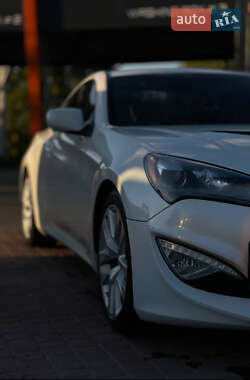Купе Hyundai Genesis 2013 в 