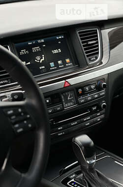 Седан Hyundai Genesis 2015 в 