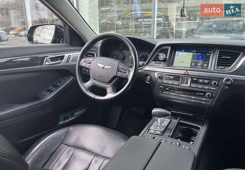 Седан Hyundai Genesis 2017 в Одесі