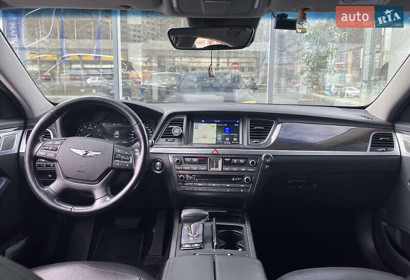 Седан Hyundai Genesis 2017 в Одесі