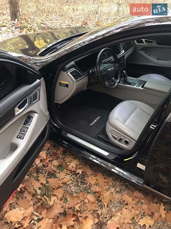 Седан Hyundai Genesis 2014 в Черкассах