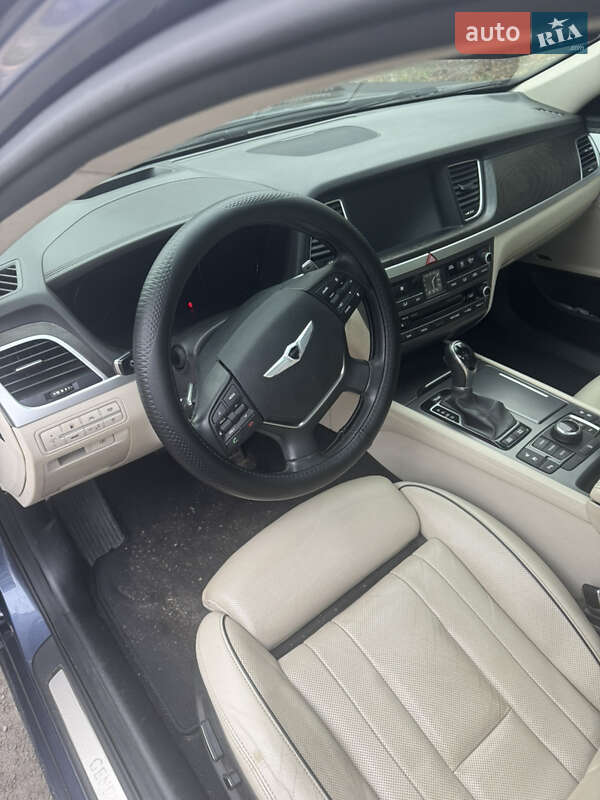 Седан Hyundai Genesis 2015 в Кременчуге