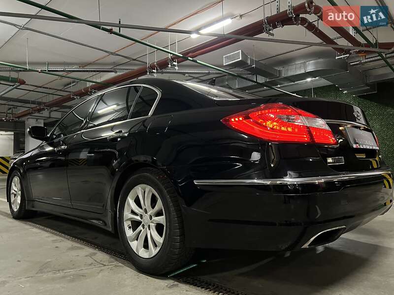 Седан Hyundai Genesis 2013 в Киеве