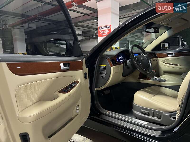 Седан Hyundai Genesis 2013 в Киеве