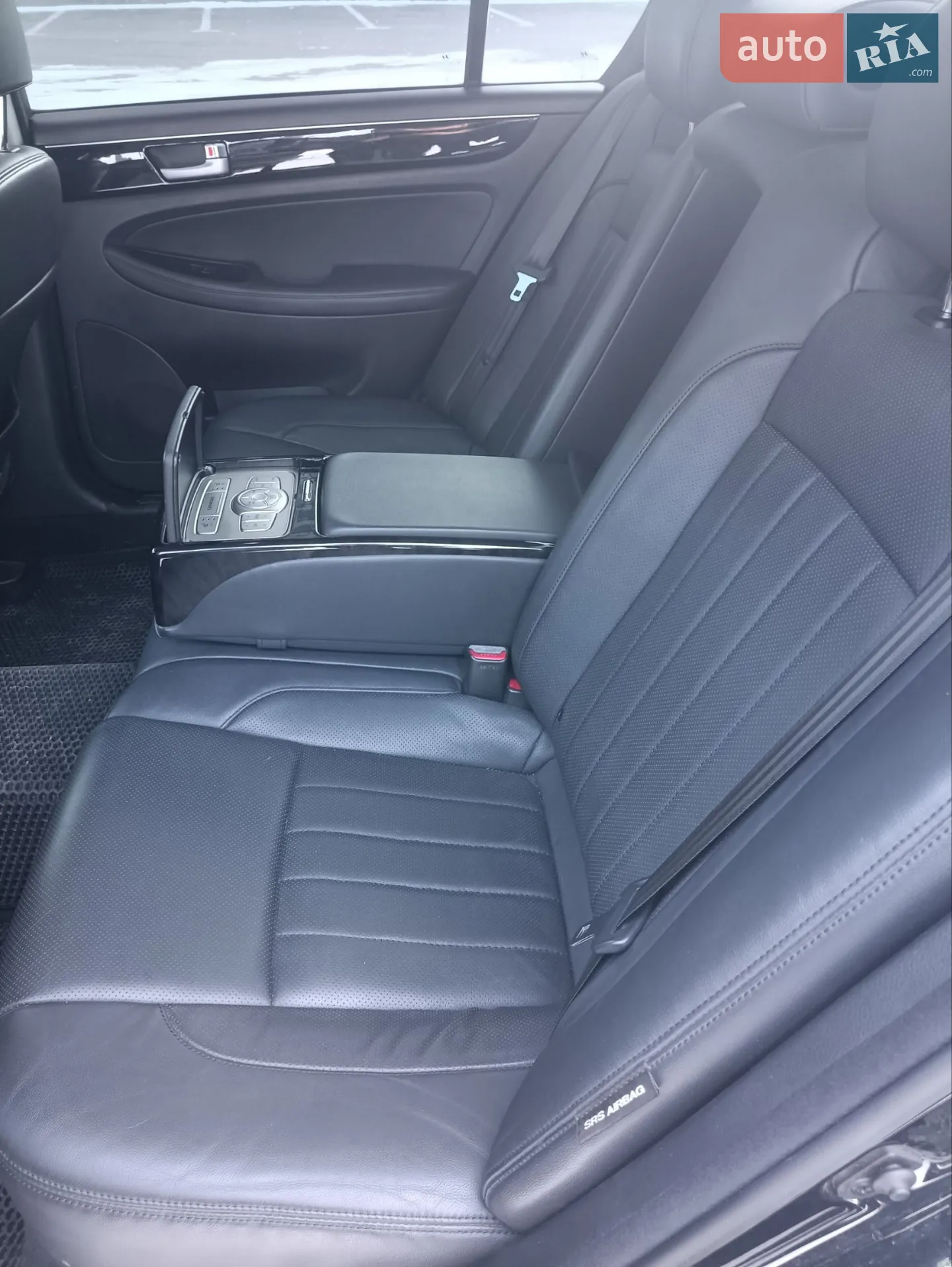 2013 Hyundai Genesis - мініатюра 16