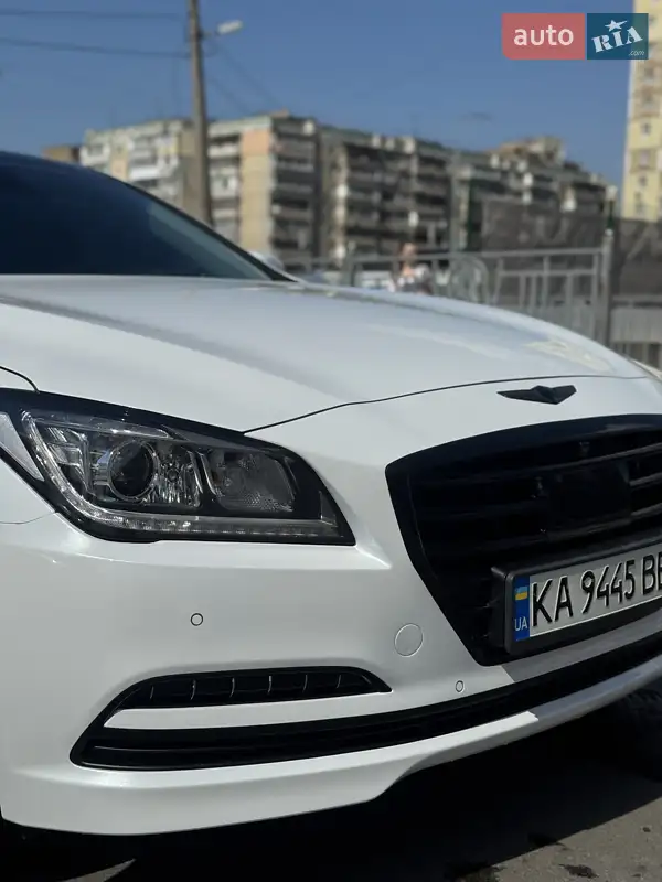 Hyundai Genesis 2015