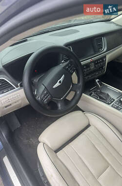 Седан Hyundai Genesis 2015 в 