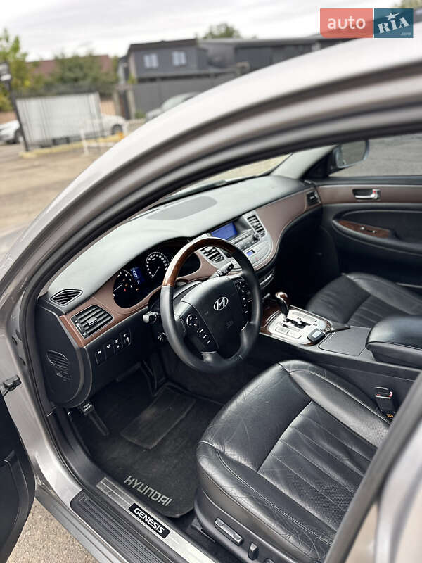 Седан Hyundai Genesis 2008 в Киеве