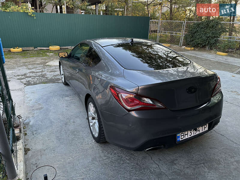 Купе Hyundai Genesis 2012 в Білгороді-Дністровському