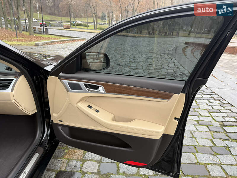 Седан Hyundai Genesis 2015 в Киеве фото 6 Седан Hyundai Genesis 2015 в Киеве