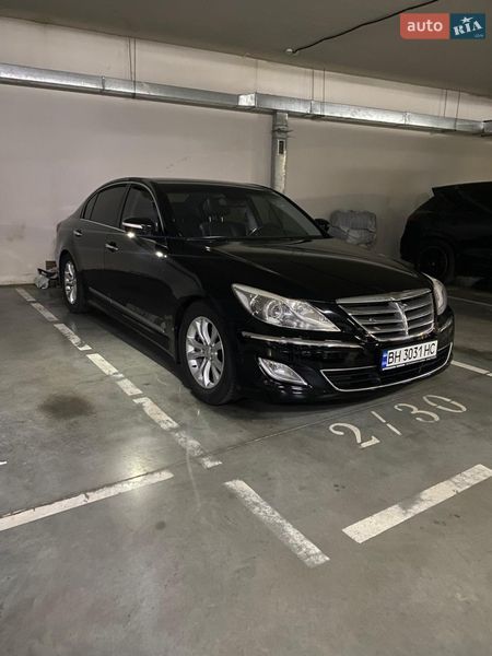 Hyundai Genesis 2012