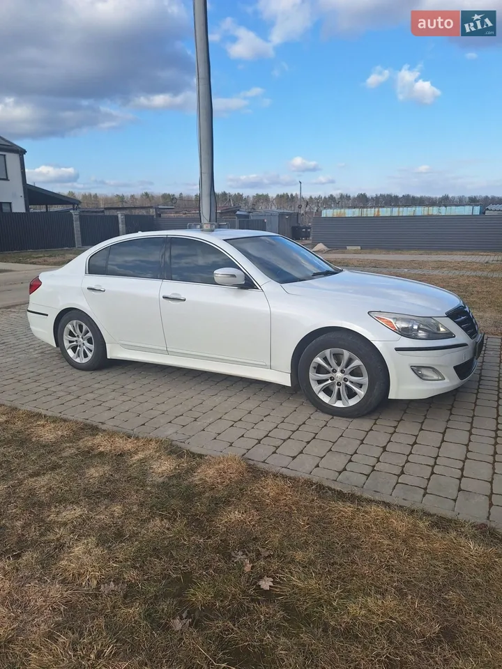 2013 Hyundai Genesis - мініатюра 16
