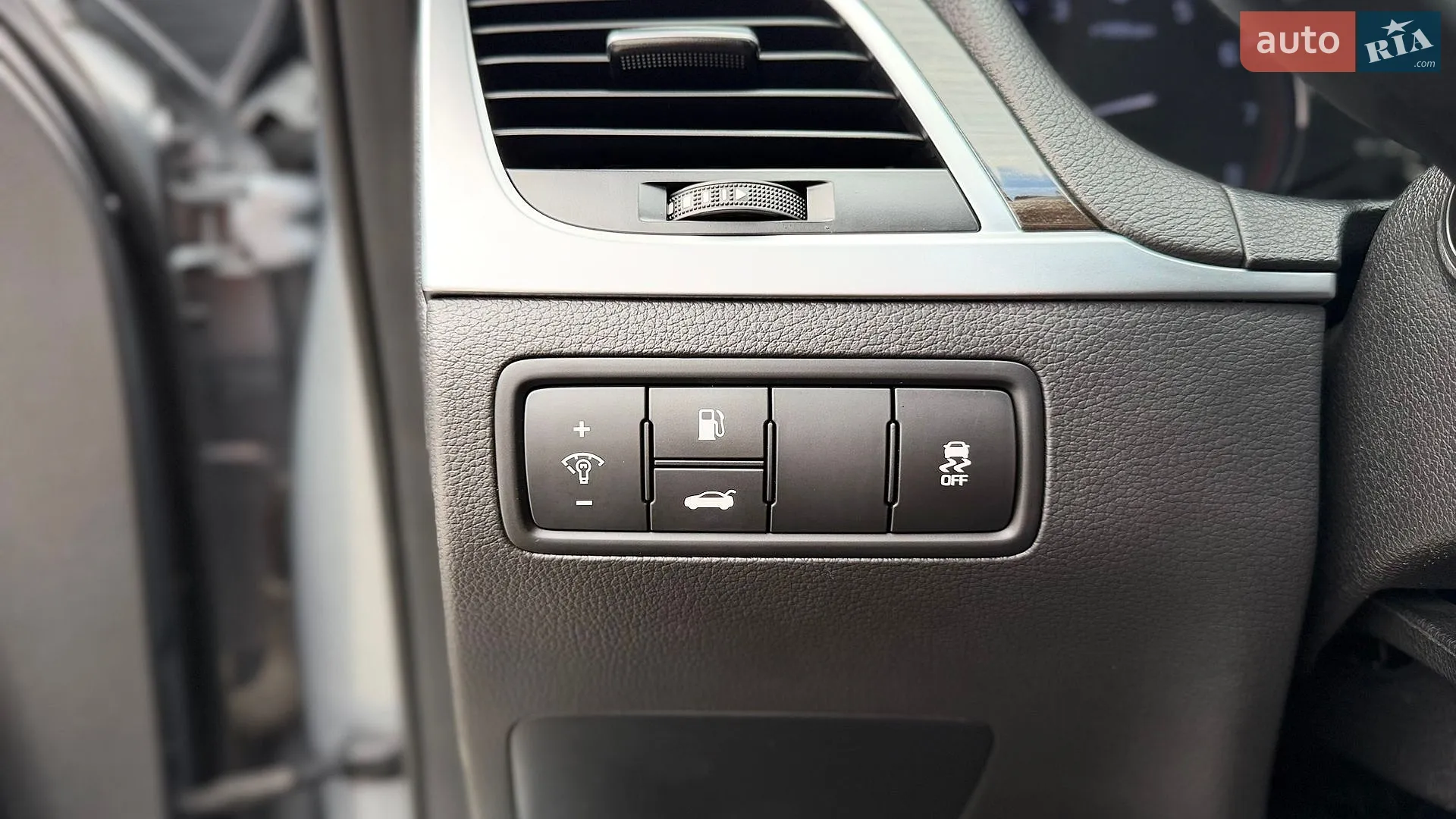 2015 Hyundai Genesis - мініатюра 28