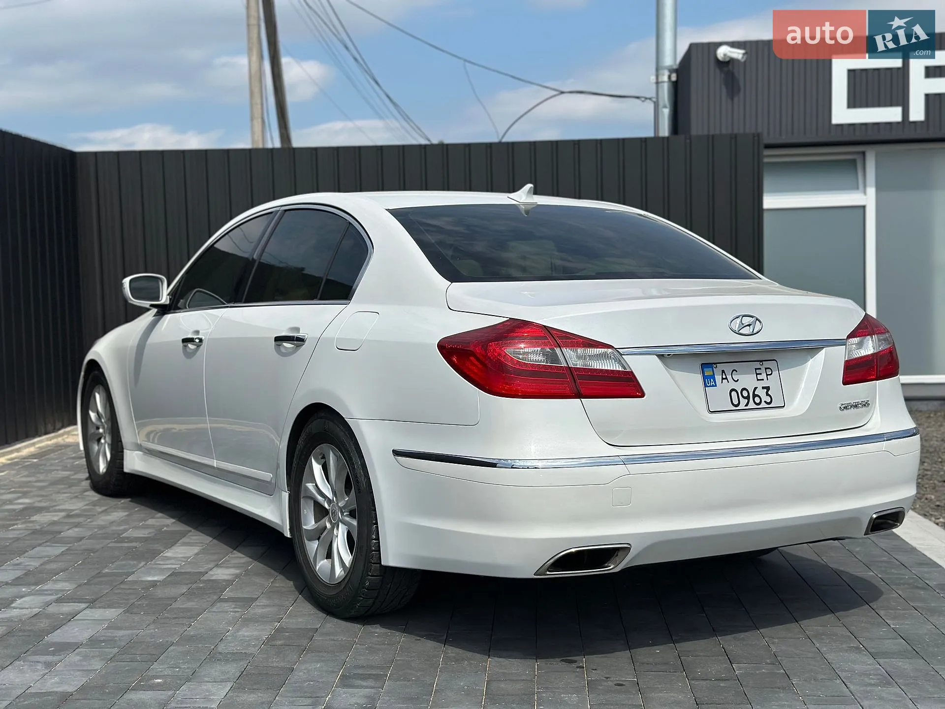 2013 Hyundai Genesis - мініатюра 8