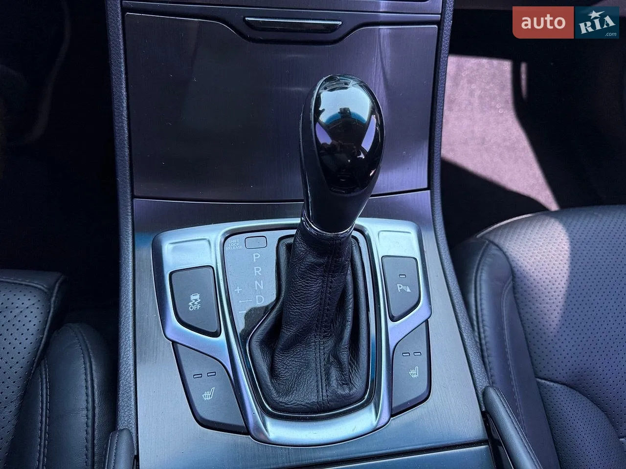 2014 Hyundai Genesis - мініатюра 16