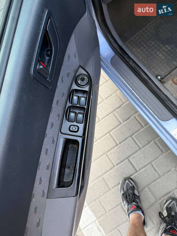 Хетчбек Hyundai Getz 2003 в Києві фото 6 Хетчбек Hyundai Getz 2003 в Києві
