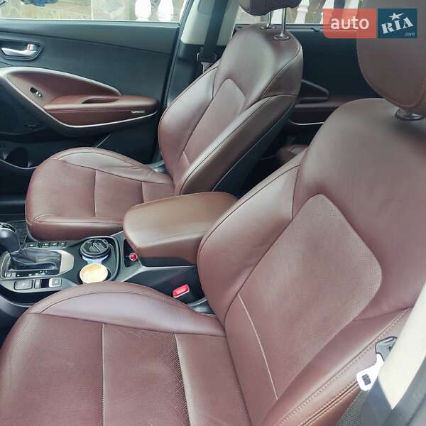 Внедорожник / Кроссовер Hyundai Grand Santa Fe 2016 в Черновцах