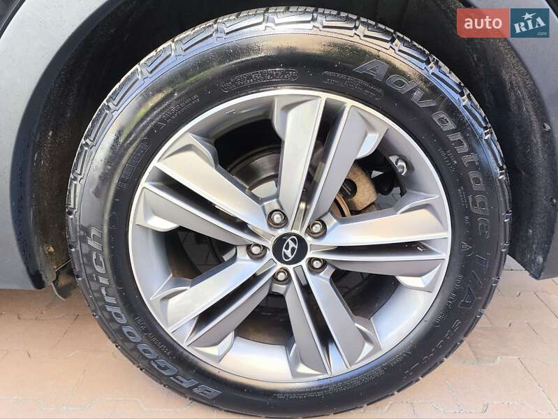 Внедорожник / Кроссовер Hyundai Grand Santa Fe 2014 в Киеве