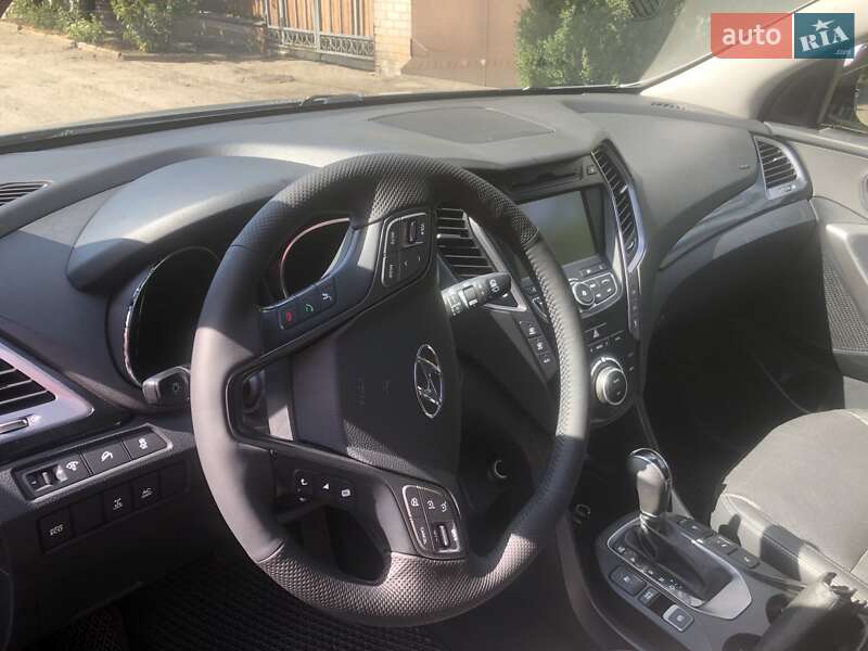Позашляховик / Кросовер Hyundai Grand Santa Fe 2016 в Кривому Розі