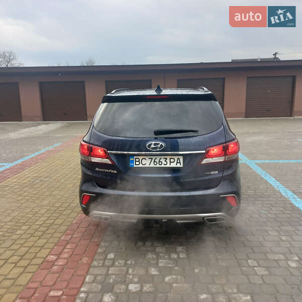 Позашляховик / Кросовер Hyundai Grand Santa Fe 2016 в Надвірній