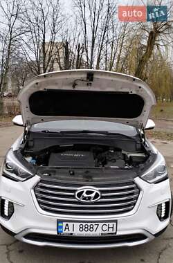 Внедорожник / Кроссовер Hyundai Grand Santa Fe 2017 в 