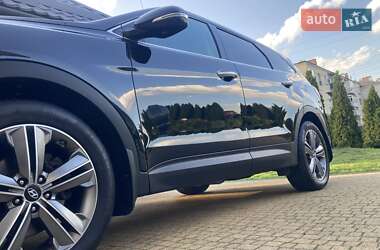 Внедорожник / Кроссовер Hyundai Grand Santa Fe 2016 в 