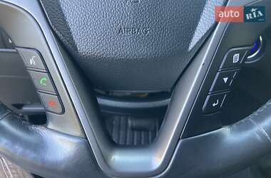 Внедорожник / Кроссовер Hyundai Grand Santa Fe 2016 в 