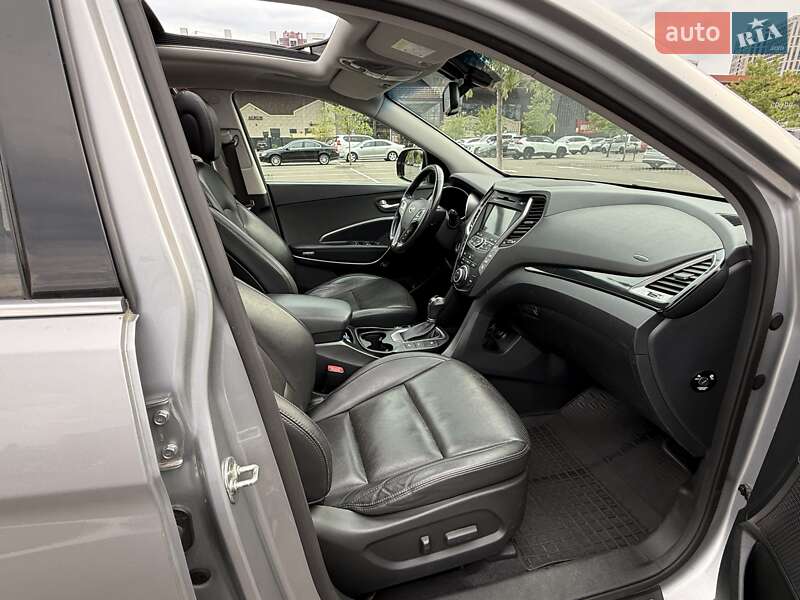 Внедорожник / Кроссовер Hyundai Grand Santa Fe 2016 в Киеве